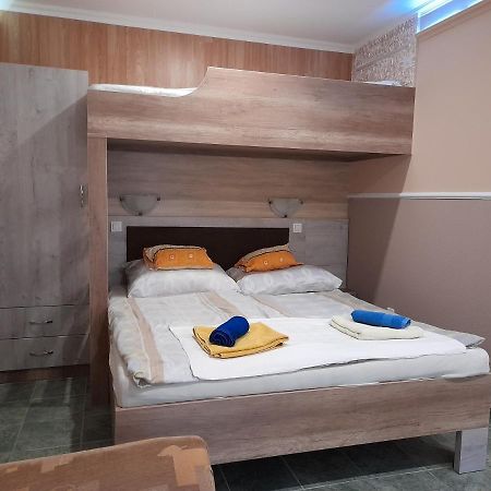 Hajdúszoboszló Andrea Apartman מראה חיצוני תמונה