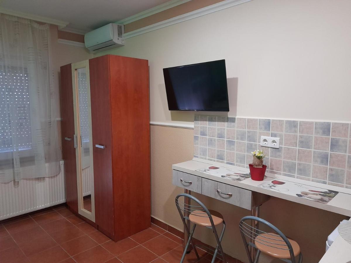 Hajdúszoboszló Andrea Apartman מראה חיצוני תמונה