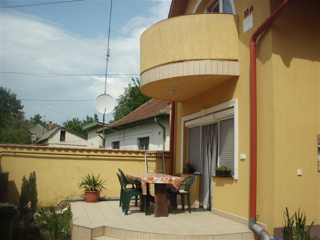 Hajdúszoboszló Andrea Apartman מראה חיצוני תמונה