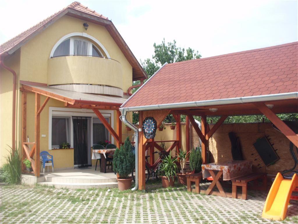 Hajdúszoboszló Andrea Apartman מראה חיצוני תמונה