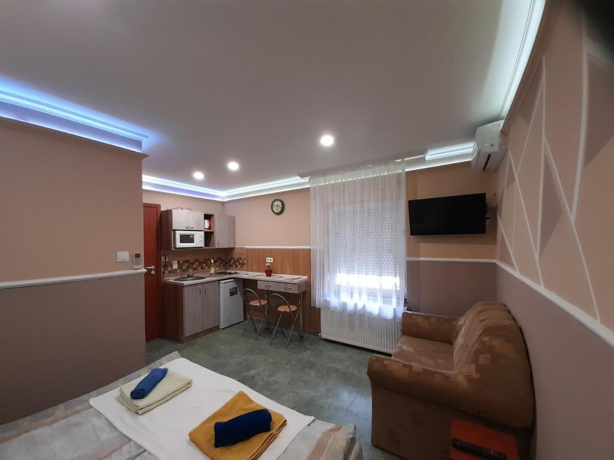 Hajdúszoboszló Andrea Apartman מראה חיצוני תמונה