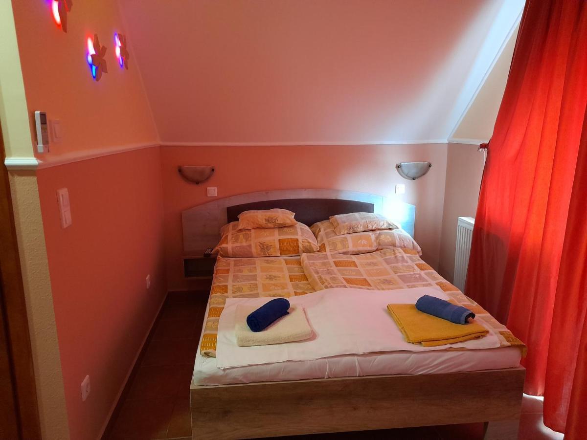 Hajdúszoboszló Andrea Apartman מראה חיצוני תמונה