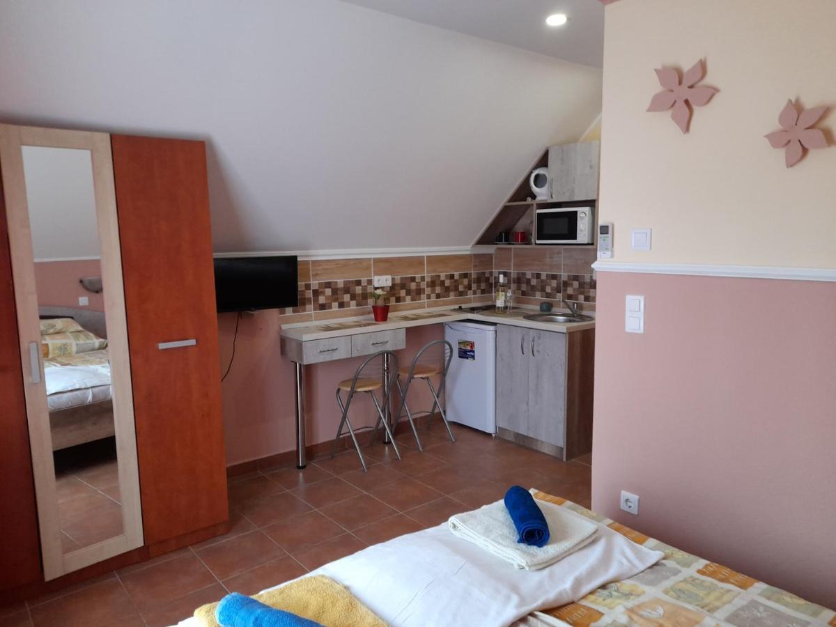 Hajdúszoboszló Andrea Apartman מראה חיצוני תמונה