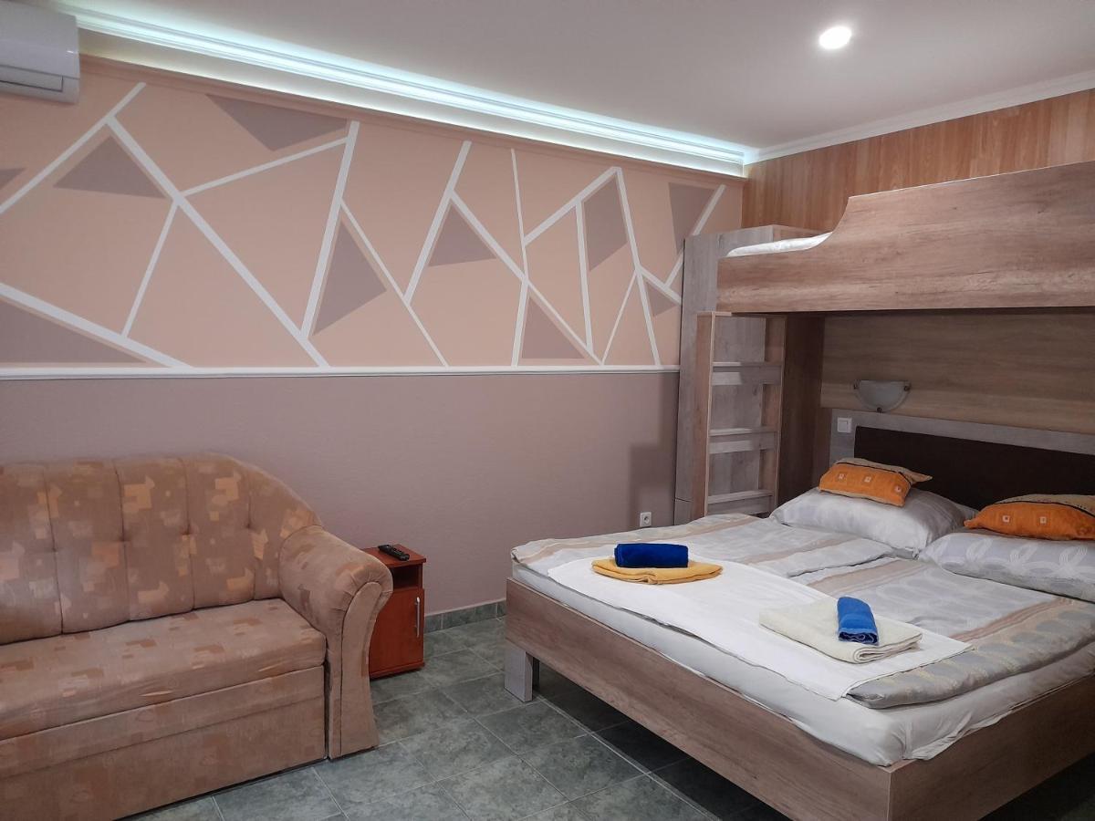 Hajdúszoboszló Andrea Apartman מראה חיצוני תמונה