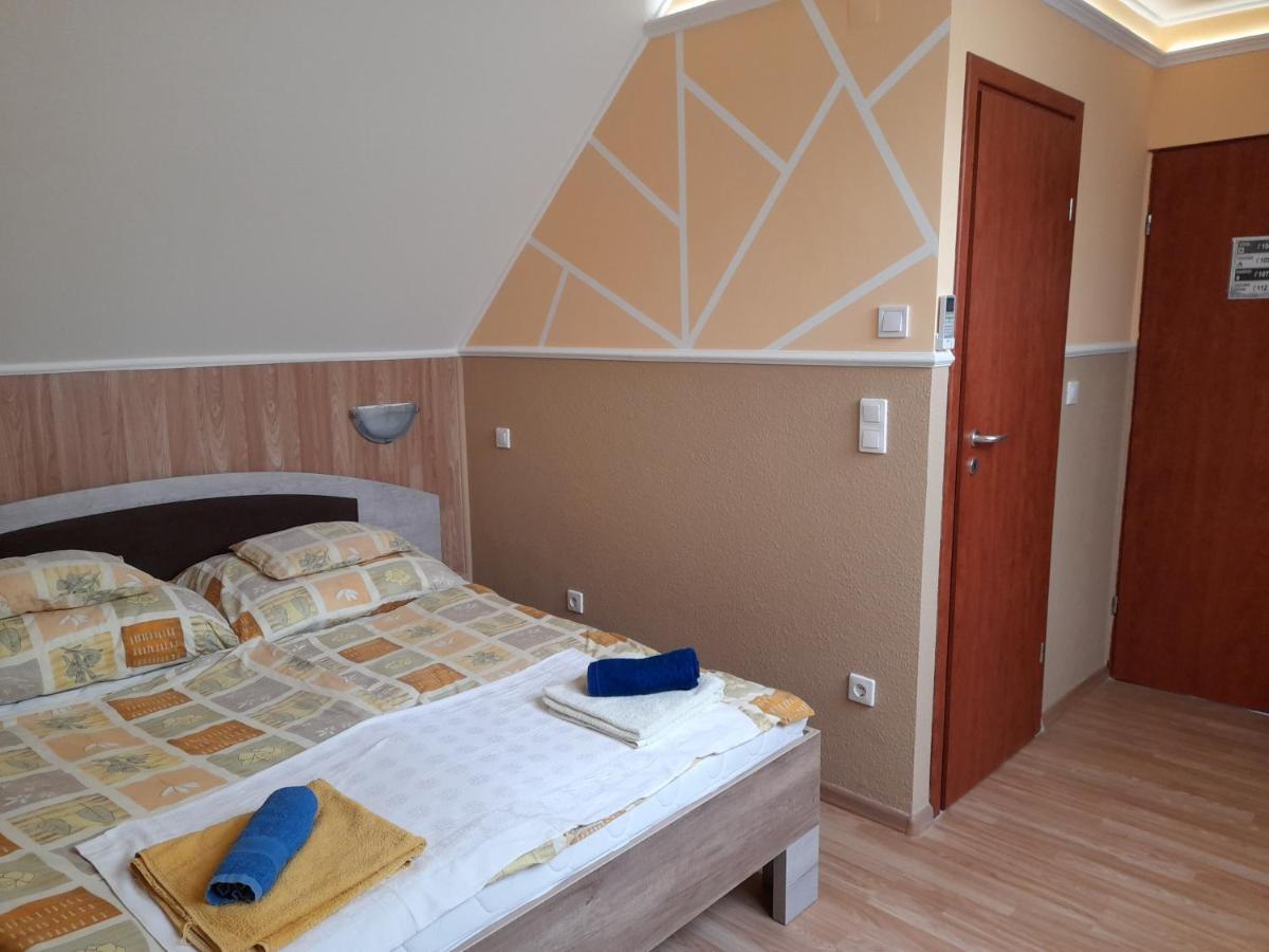Hajdúszoboszló Andrea Apartman מראה חיצוני תמונה