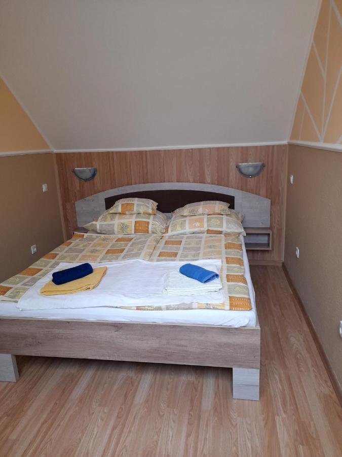 Hajdúszoboszló Andrea Apartman מראה חיצוני תמונה