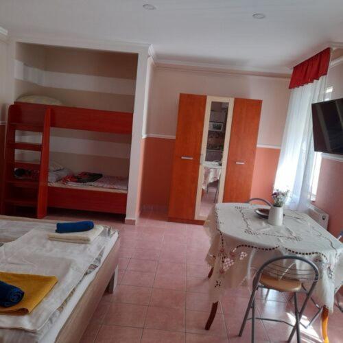 Hajdúszoboszló Andrea Apartman מראה חיצוני תמונה